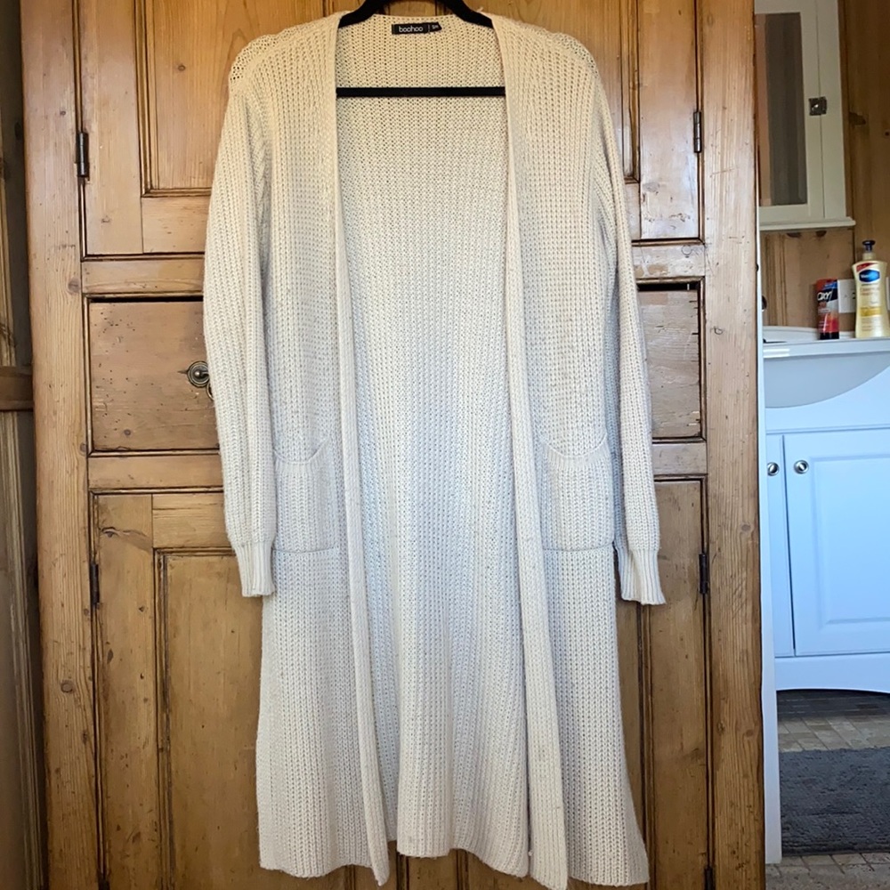 Boohoo long beige sweater s/m